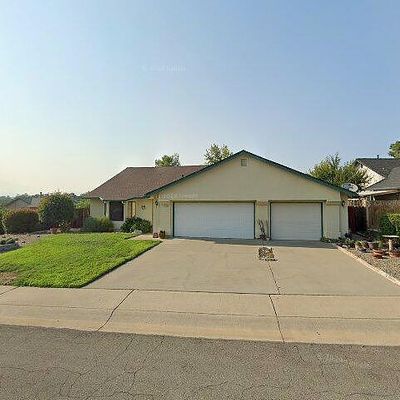 2124 Hacienda St, Redding, CA 96003