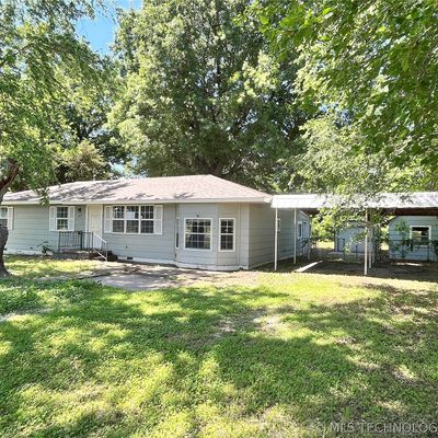 215 S Locust St, Oologah, OK 74053