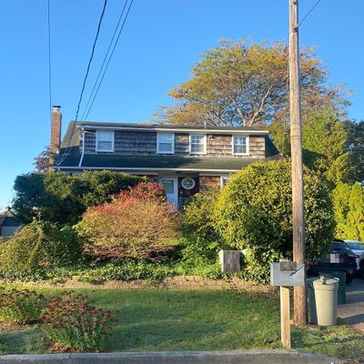 20 W Lake Dr, Patchogue, NY 11772