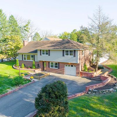 2300 Mayfair Dr, Lancaster, PA 17603