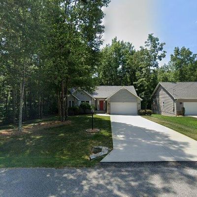 245 Thrushwood Dr, Crossville, TN 38558