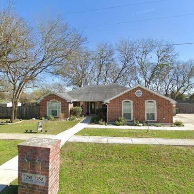 250 Hummingbird Way, Martindale, TX 78655