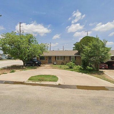 2218 Joliet St, Plainview, TX 79072