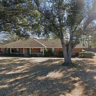 2901 Robinson Dr, Winnsboro, LA 71295