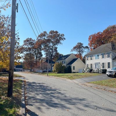 30 Esker Ln, Attleboro, MA 02703