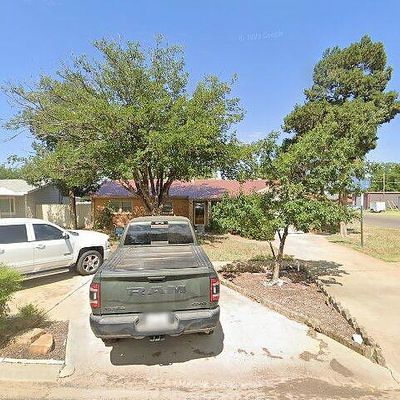 300 Sw 15 Th St, Seminole, TX 79360