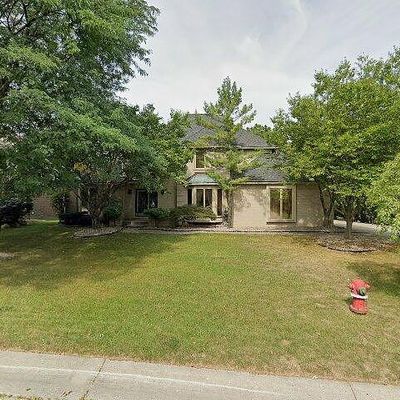 265 Avalanche Dr, Rochester Hills, MI 48309