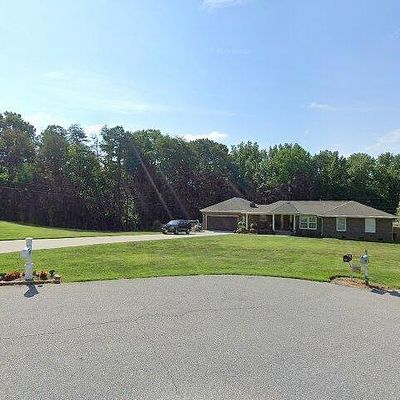 265 Summerglen Dr, Lewisville, NC 27023