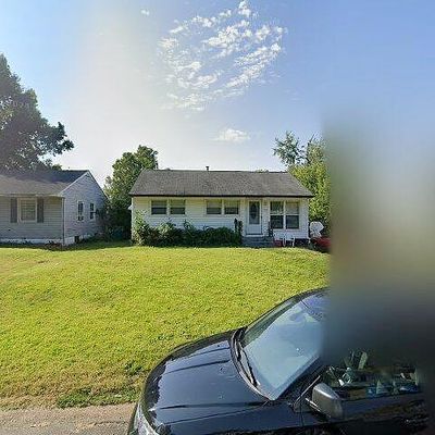 318 Midlothian Rd, Saint Louis, MO 63137