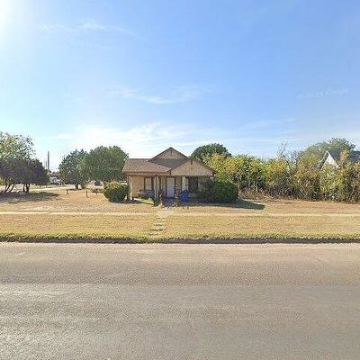 321 N Munday Ave, Munday, TX 76371