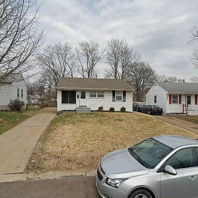 325 Lancashire Rd, Saint Louis, MO 63137