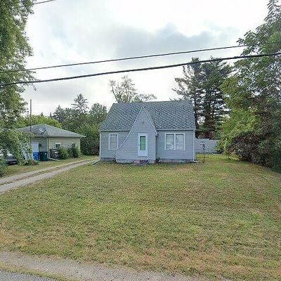 3426 N Cedar St, Lansing, MI 48906