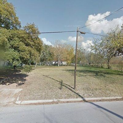 305 S Judson St, Navasota, TX 77868