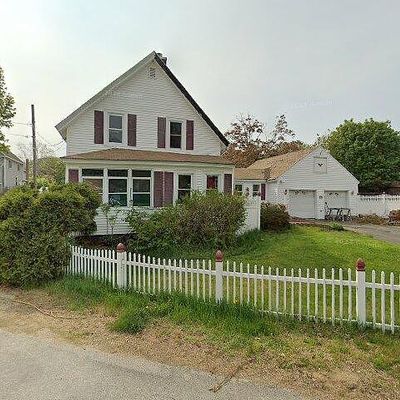 38 Glen St, Farmington, NH 03835