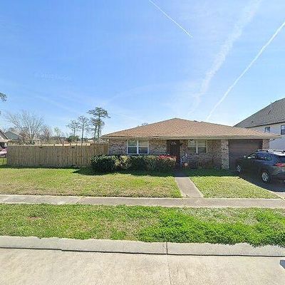 3805 Plaza Dr, Chalmette, LA 70043