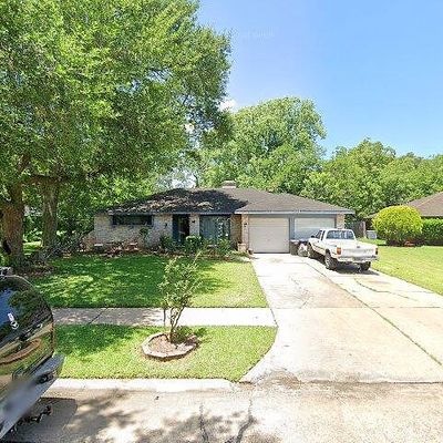 402 Stonehenge Ln, Friendswood, TX 77546