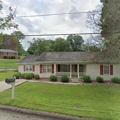 411 Tywood St Ne, Lenoir, NC 28645