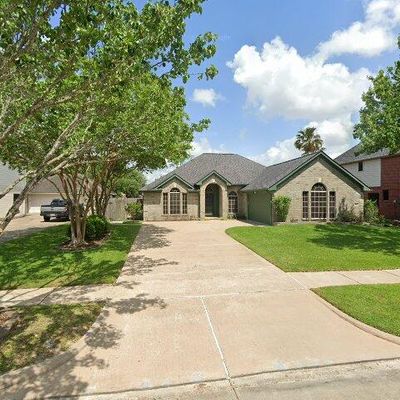 412 Pecan Grv, Dickinson, TX 77539