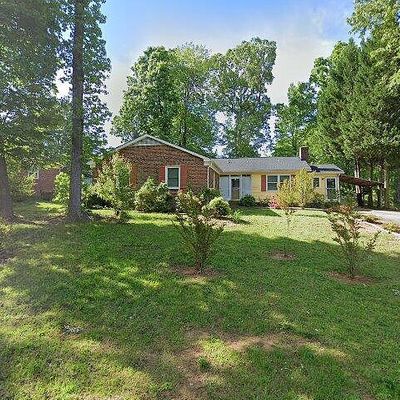 416 Woodlake Dr, Greensboro, NC 27406