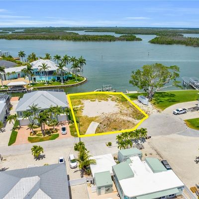 5585 Avenida Pescadora, Fort Myers Beach, FL 33931