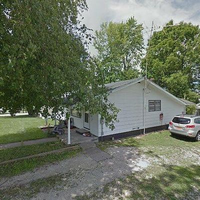 490 E North St, Pittsfield, IL 62363