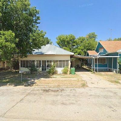 504 S Concho St, Coleman, TX 76834