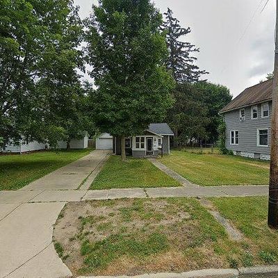 504 S Hooker Ave, Three Rivers, MI 49093