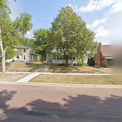 604 W Lyon St, Marshall, MN 56258