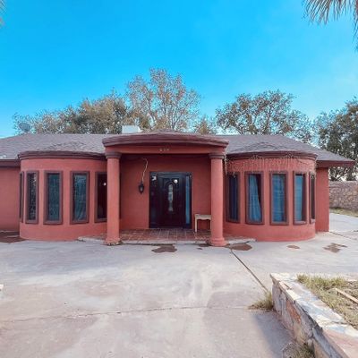 610 Jewel Dr, Socorro, TX 79927