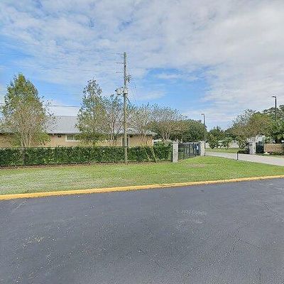 5593 40th Ave N, Kenneth City, FL 33709