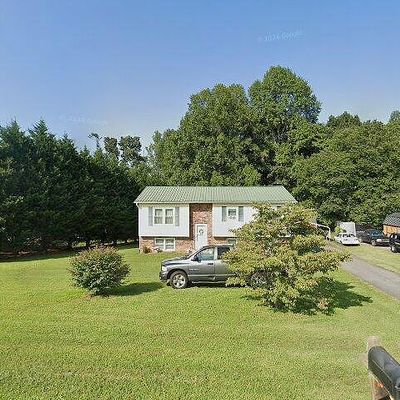 72 Hillcrest Ln, Hickory, NC 28601