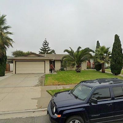 739 Saint Charles Way, Salinas, CA 93905