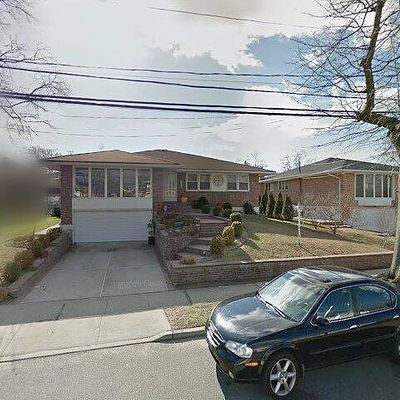 746 Allwyn St, Baldwin, NY 11510