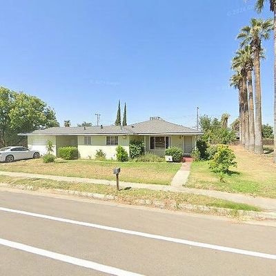 753 N E St, Tulare, CA 93274