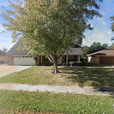 657 Birchwood Dr, Port Neches, TX 77651