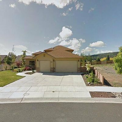 824 Quail Park Circle, Klamath Falls, OR 97601