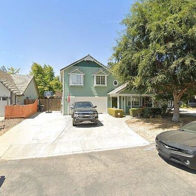 827 S Pinkham St, Visalia, CA 93292