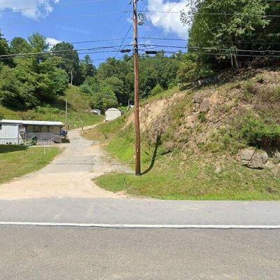 7735 Highway 19 E, Roan Mountain, TN 37687