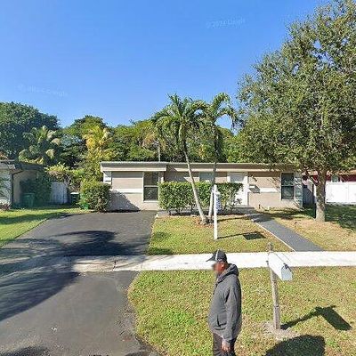 7813 Nw 75 Th Ave, Tamarac, FL 33321