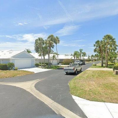 805 Harrington Lake Dr N, Venice, FL 34293