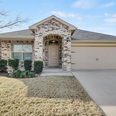 812 Walls Blvd, Crowley, TX 76036