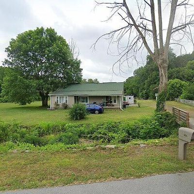 994 Clark Hollow Rd, Westmoreland, TN 37186