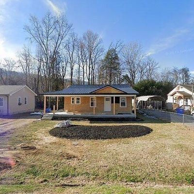 915 Grace Ave, Rocky Top, TN 37769