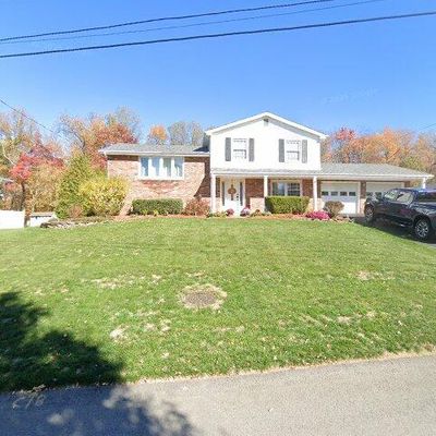 945 Rolling Meadows Dr, Greensburg, PA 15601