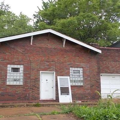 1027 Garth Ave, Saint Louis, MO 63147