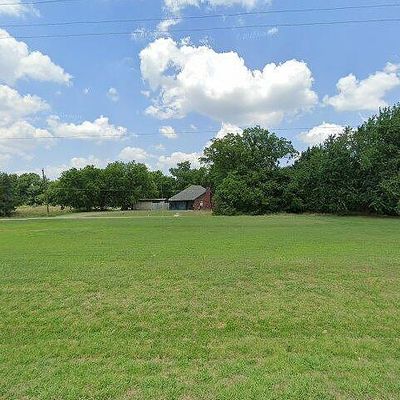 106 S Taylor St, Ladonia, TX 75449