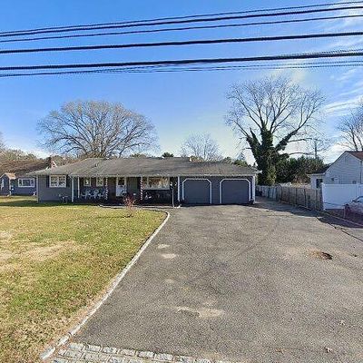 1068 Martinstein Ave, Bay Shore, NY 11706