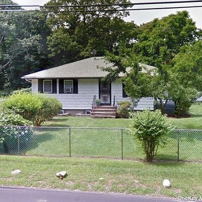 108 Wilson Ave, Medford, NY 11763