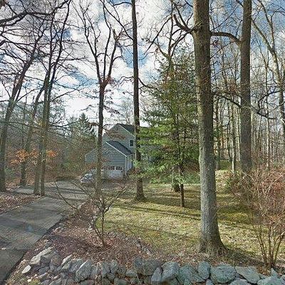 1 Ravenwood Dr, Weston, CT 06883