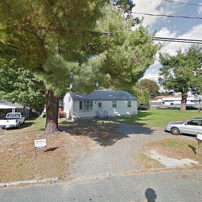 10 Rollins St, Springfield, MA 01109